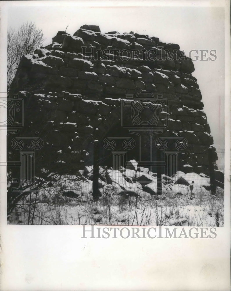 1965 Press Photo Christmas, Michigan spirit of the season with own North Pole.- Historic Images