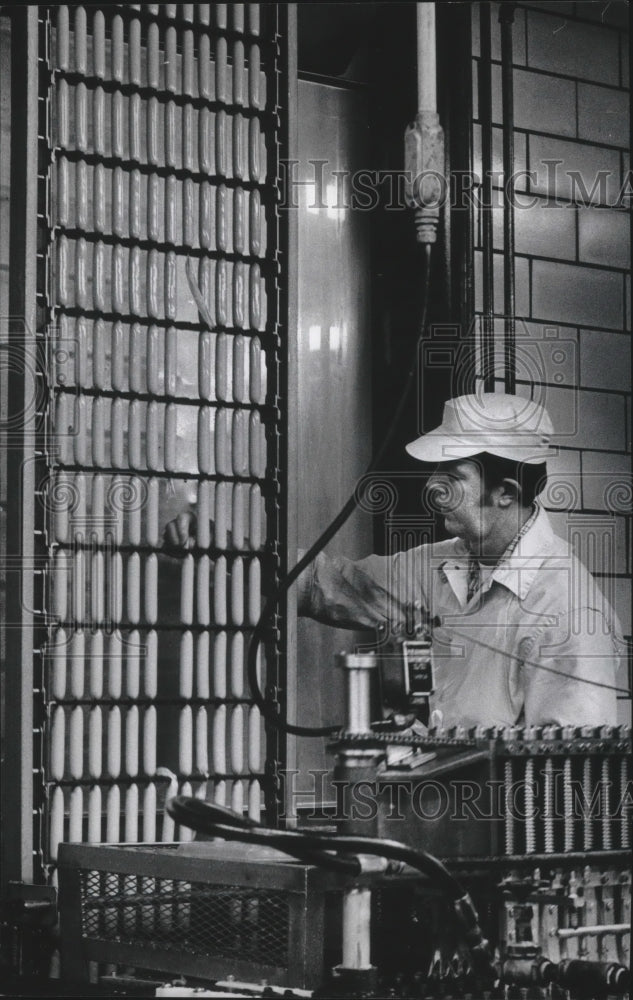 1978 Press Photo Continuous Wiener Process at Oscar Mayer Co. - mjb43799 - Historic Images