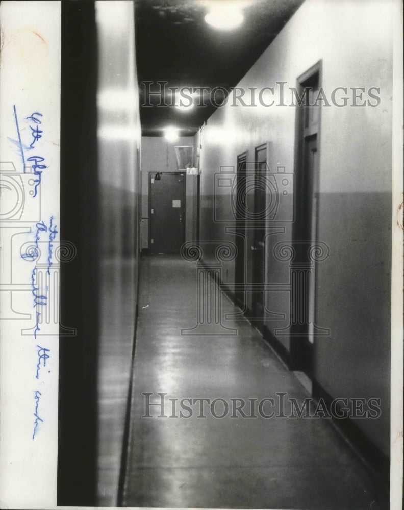 1972 Press Photo Corridor in the Milwaukee Safety Building - mjb43829 - Historic Images