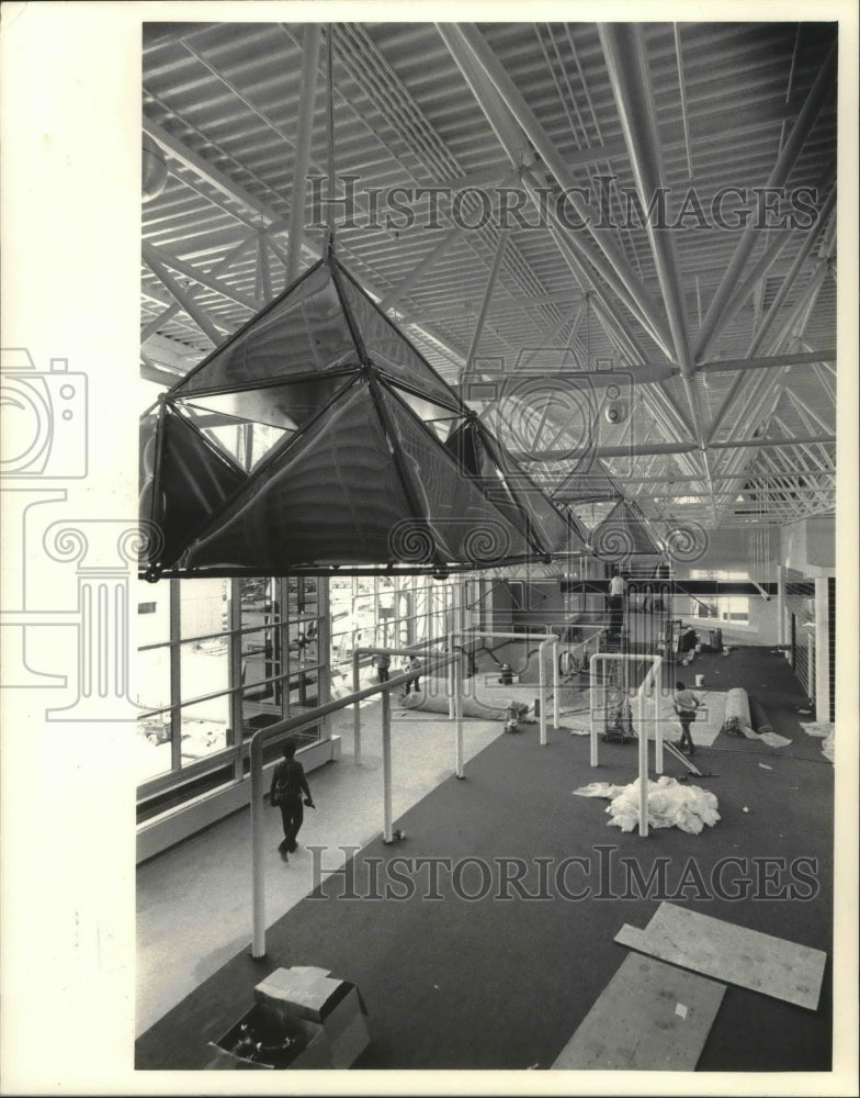 1984 Press Photo Concession Area at Mitchell Airport in Milwaukee - mjb44120 - Historic Images