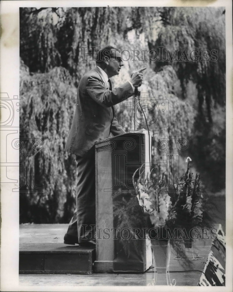 1962 Press Photo Attorney General John W. Reynolds Speaking in Sheboygan - Historic Images