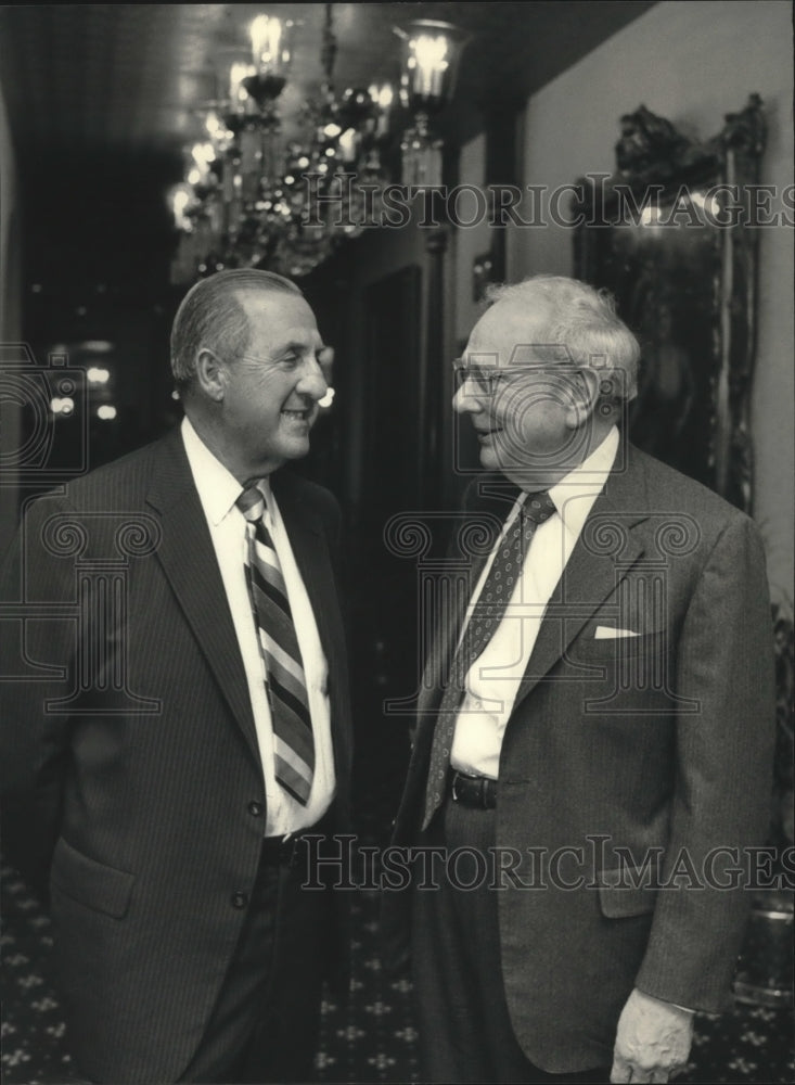 1987 Press Photo Federal Judges Myron L. Gordon (left) and John W. Reynolds chat - Historic Images