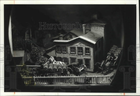 1989 Press Photo A model of Frederic Miller Brewery at museum shows early years. - Historic Images