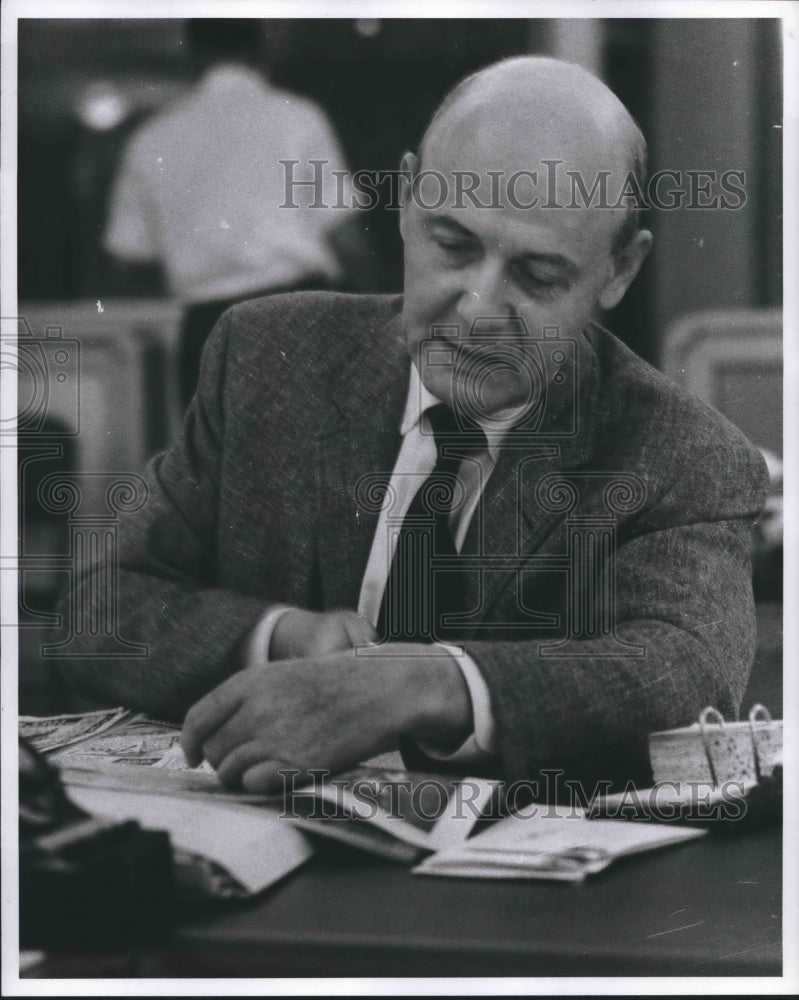 1957 Press Photo Checking the feature section of The Milwaukee Journal Sentinel-Historic Images