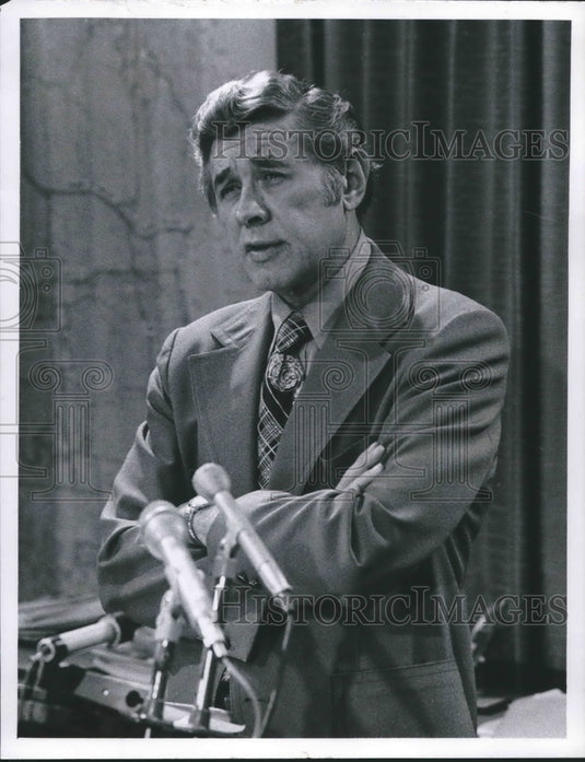 1964 Press Photo Henry Maier - Mayor of Milwaukee - Speaking to Crowd - Historic Images