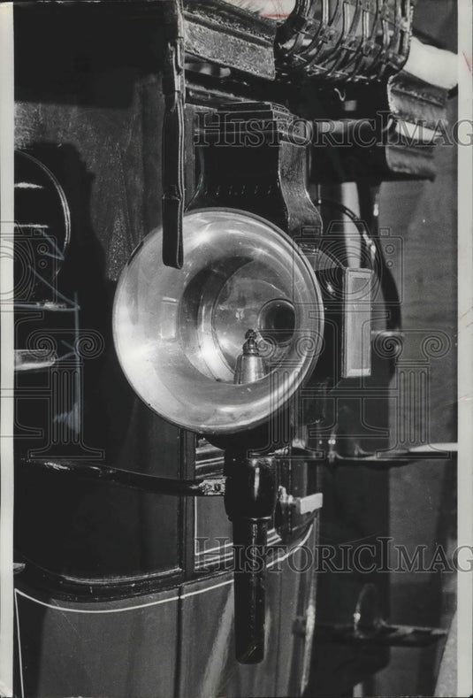 1968 Press Photo Carriage lamp on a stagecoach for light, Greenbush, Wisconsin.-Historic Images