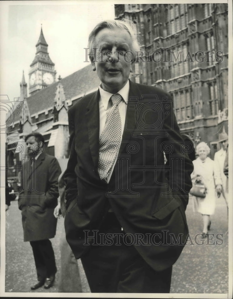 1976 Press Photo Jo Grimond Leader of Britain&#39;s Liberal Party leaves Parliament. - Historic Images