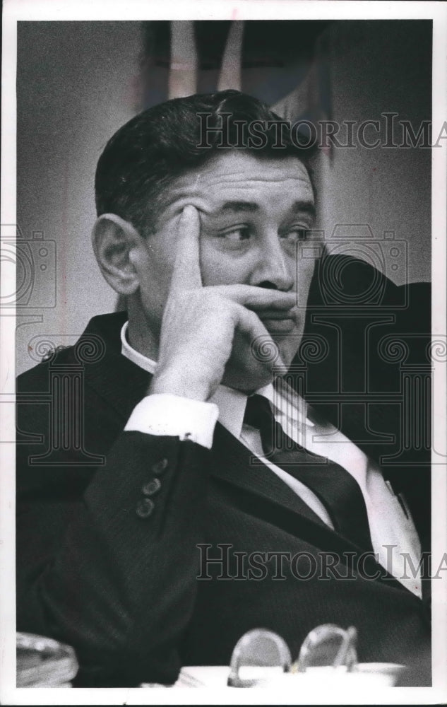 1961 Press Photo Mayor Henry W. Maier during a meeting - mjb45020 - Historic Images