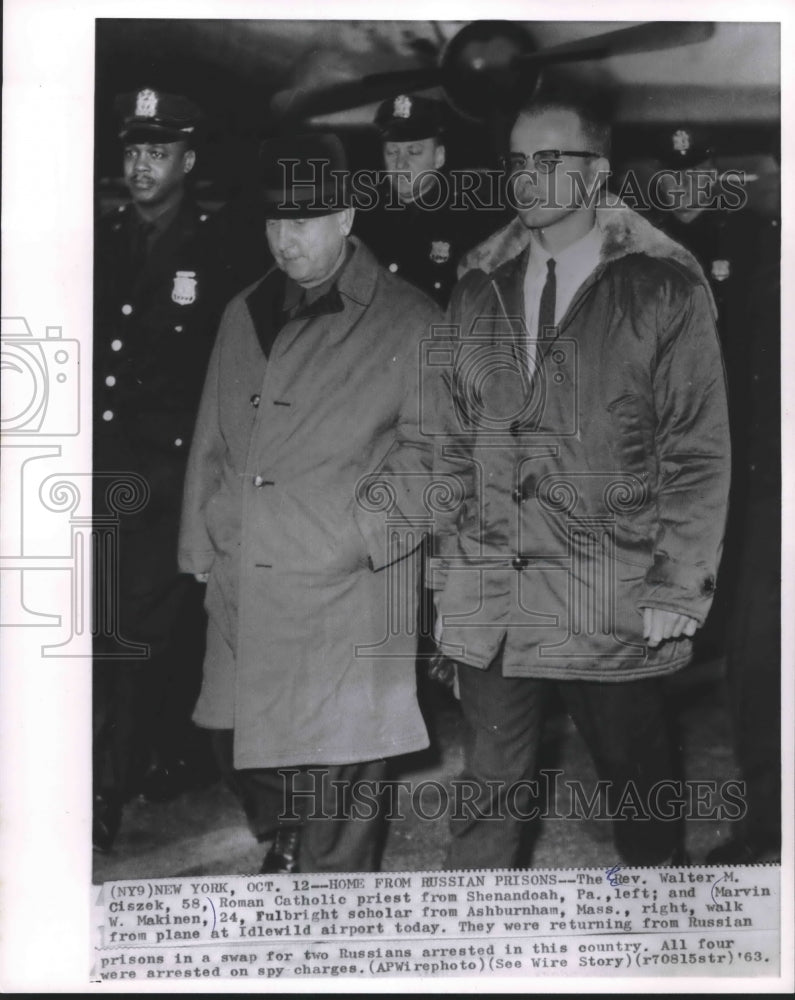 1963 Press Photo Marvin Makinen and Rev. Walter Cissek arrive in New York-Historic Images