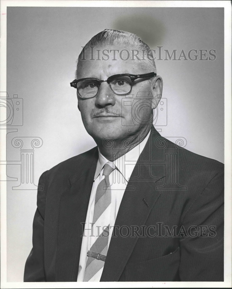 1982 Press Photo Elmer F. Gielow, Kohler Company, Wisconsin - Historic Images