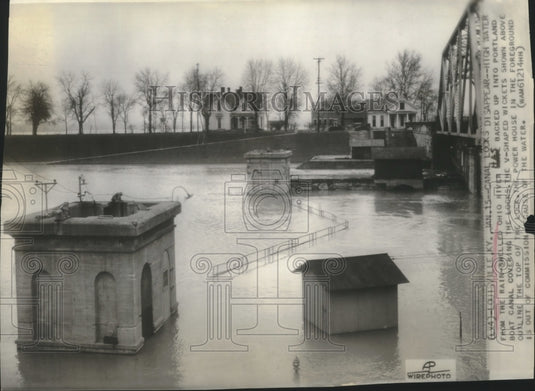 1937 Press Photo Rain Swells Ohio River into Portland Boat Canal & Covers Locks - Historic Images