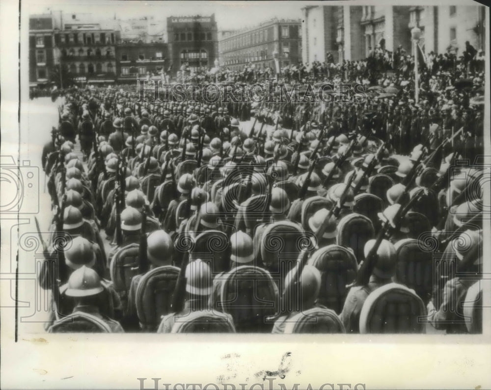 1941 Press Photo Mexico's soldiers, sailors, marines parade show Mexico Defense-Historic Images