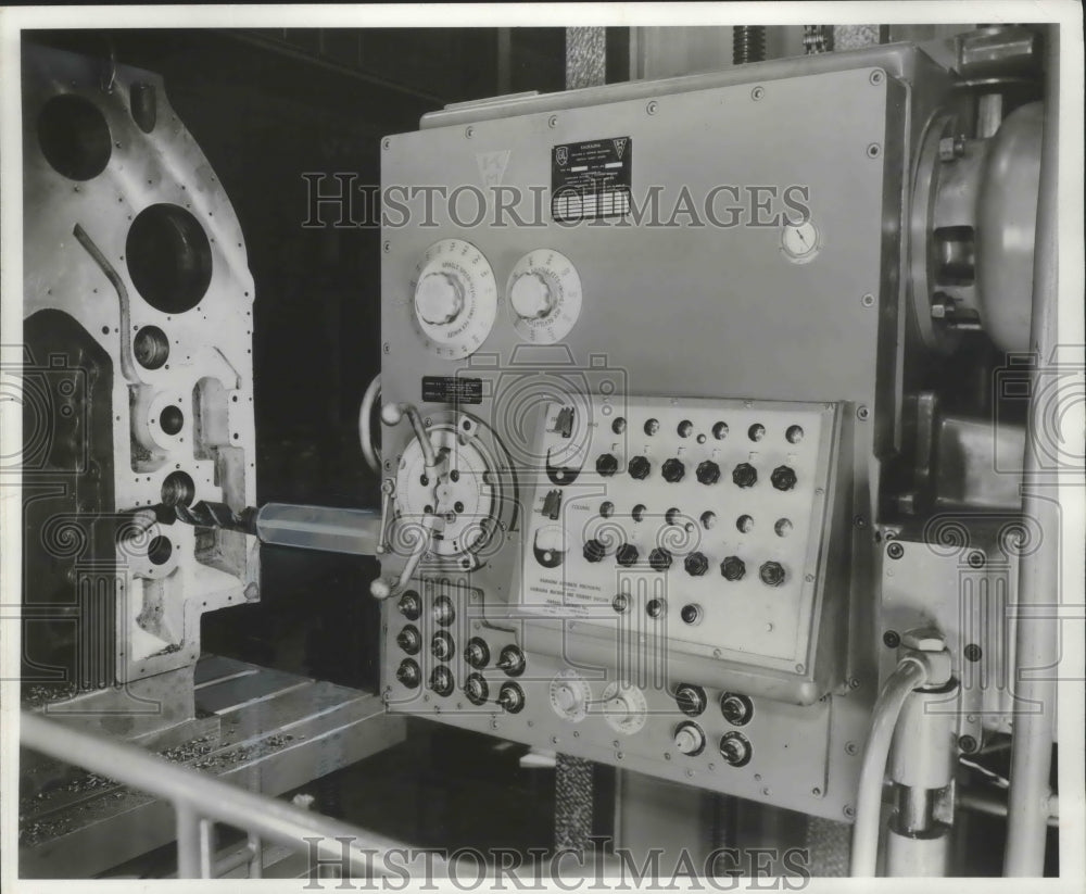 1957 Press Photo Milling machine control system,Kaukauna Machine & Foundry, WI - Historic Images