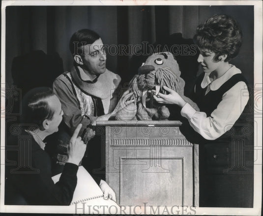 1965 Press Photo Jack L. Gillum rehearses for "Carnival" with Horrible Henry, WI - Historic Images