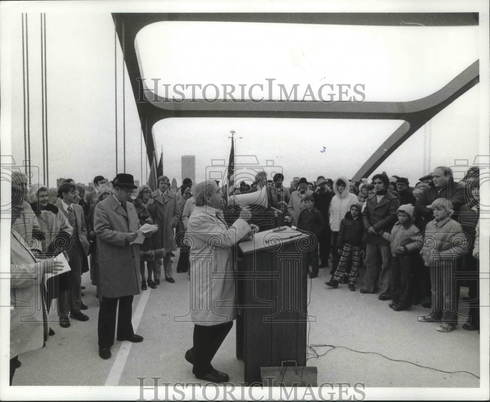1978 Press Photo Opening of a New Hoan Bridge in Milwaukee - Historic Images