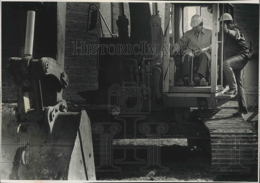 1989 Governor Tommy Thompson control heavy equipment, Milwaukee-Historic Images
