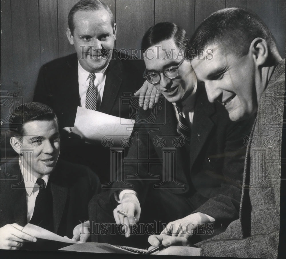 1960 Press Photo four men brainstorm ideas for bachelors tea-dance in Wisconsin - Historic Images
