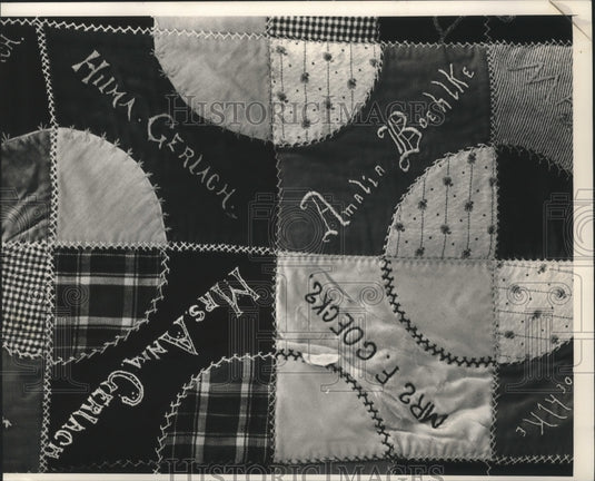 Press Photo portrait of quilt with stitched names of Heritage Quilters Guild-Historic Images