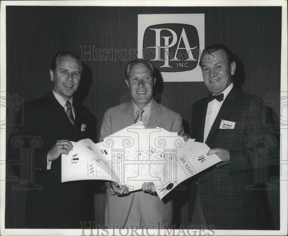 1970 Press Photo Frank J. Seronko, Harry T. Gardner and Paul Mueller with awards - Historic Images