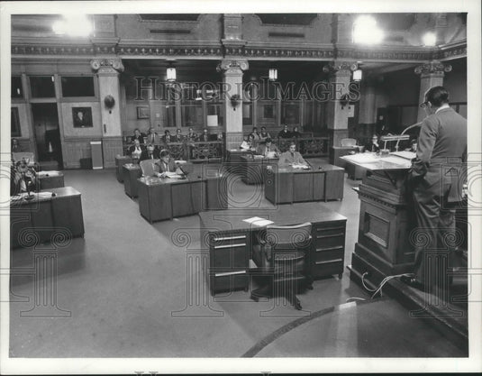 1974 Press Photo Proceedings in Milwaukee's City Hall Interior - mjb46404 - Historic Images