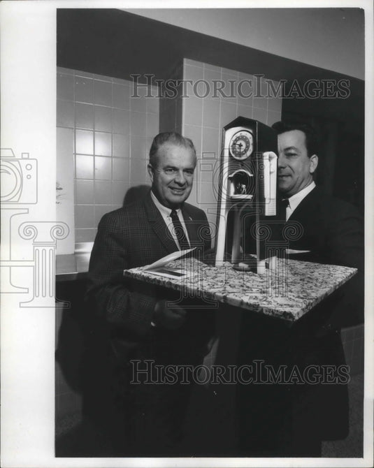 1965 Press Photo County Executive Doyne & Donald Grieb show model of clock tower - Historic Images