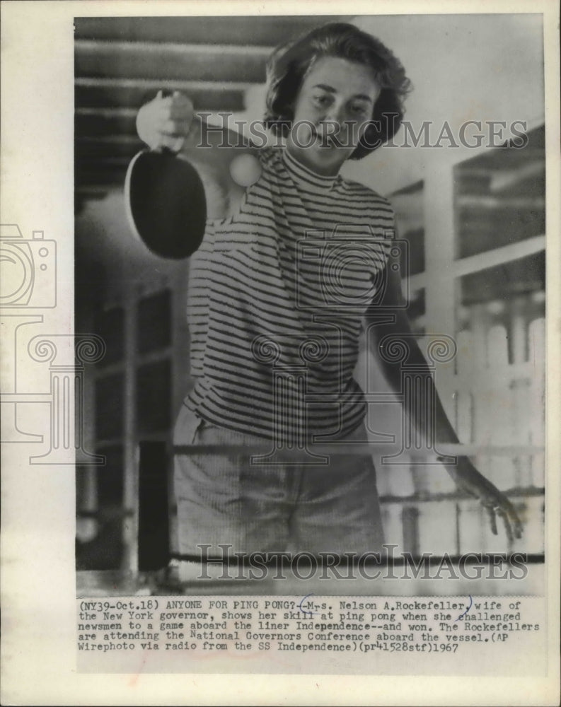 1967 Press Photo Mrs. Nelson Rockefeller, playing ping pong aboard ocean liner. - Historic Images