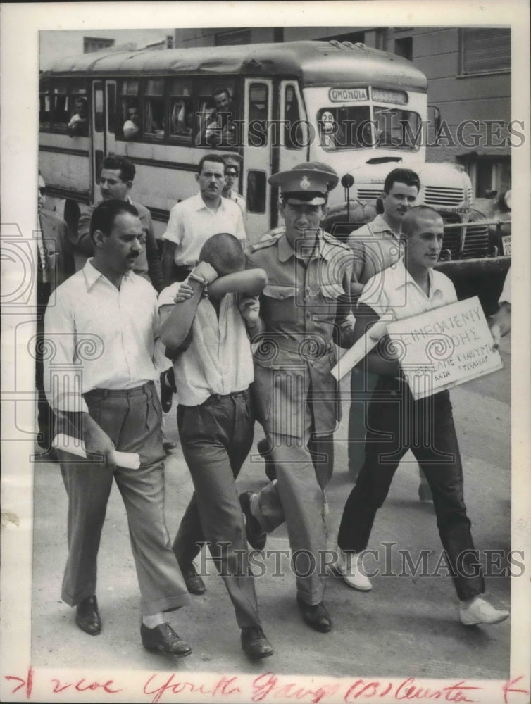 1959 Press Photo Greek Authorities Embarrass Young Offenders, Athens - mjb46811 - Historic Images