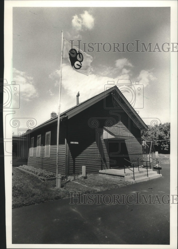 1991 Press Photo Remodeled schoolhouse for Quad/Graphics training, Pewaukee - Historic Images