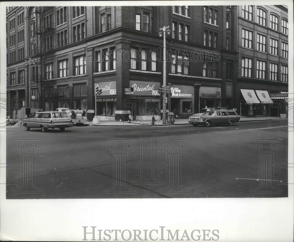 1966 Press Photo Corner of Jefferson &amp; Wisconsin streets in downtown Milwaukee - Historic Images