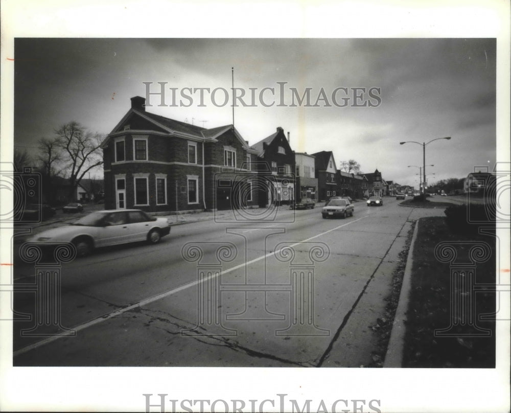 1992 Press Photo Milwaukee Fire department station for auction - mjb47191 - Historic Images