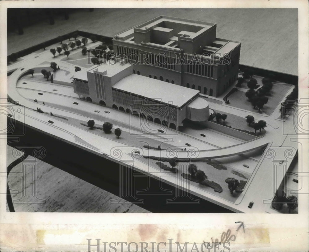 1967 Press Photo Model of the Milwaukee Courthouse - mjb47199 - Historic Images