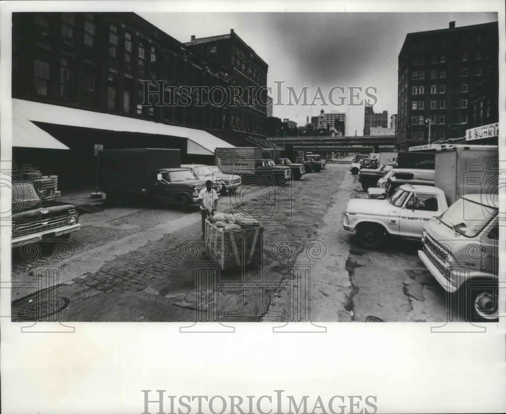 1973 Press Photo Milwaukee Commission Row - mjb47480 - Historic Images