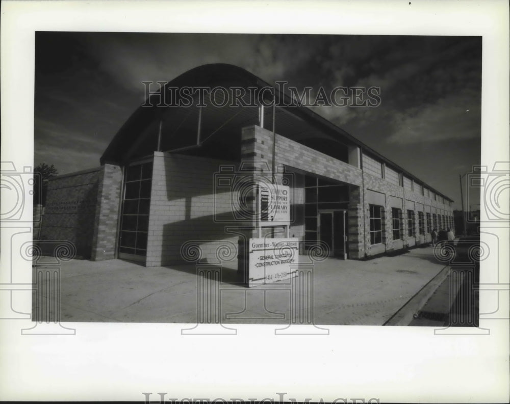 Press Photo Exterior view of Milwaukee library - Historic Images
