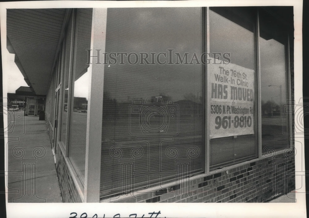 1989 Press Photo Milwaukee Medical Clinic has moved, Wisconsin - Historic Images