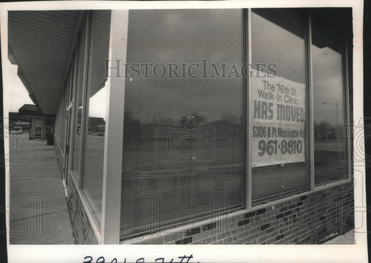 1989 Press Photo Milwaukee Medical Clinic has moved, Wisconsin - Historic Images
