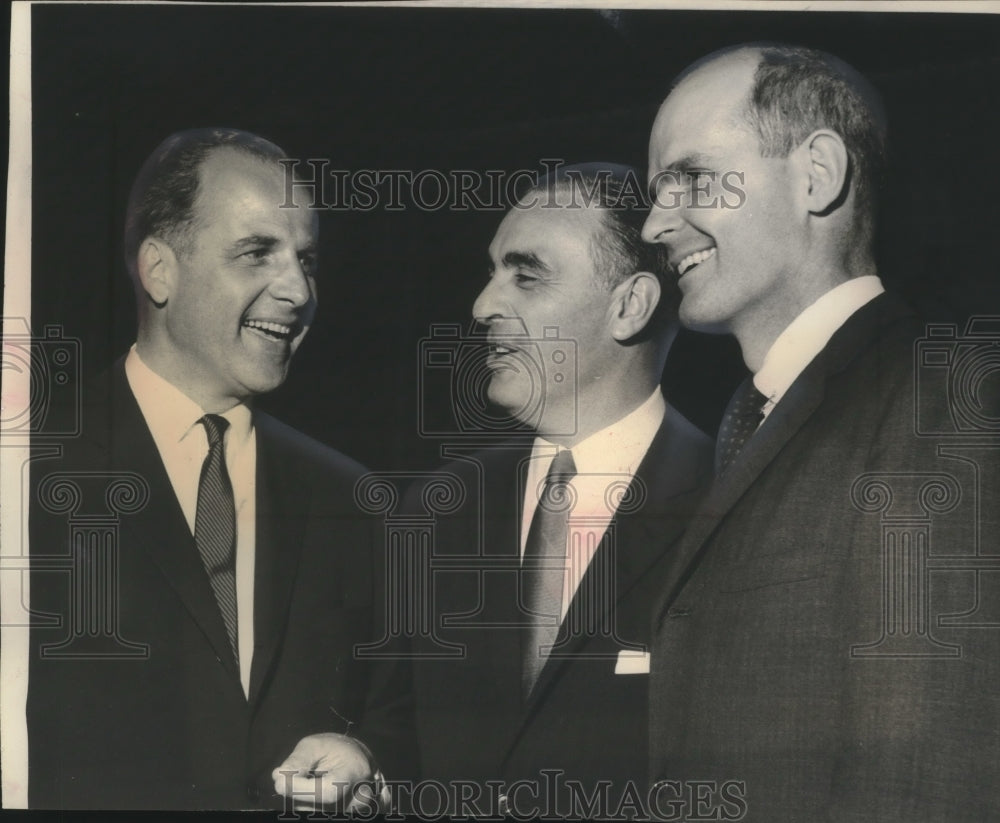 1961 Press Photo Abraham Ribicoff, Senator Proxmire and other at the Arena, WI - Historic Images