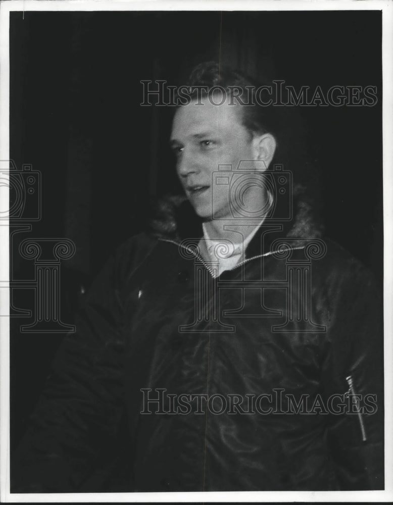 1975 Press Photo James Gibowski Testifies At Milwaukee Police Investigation - Historic Images