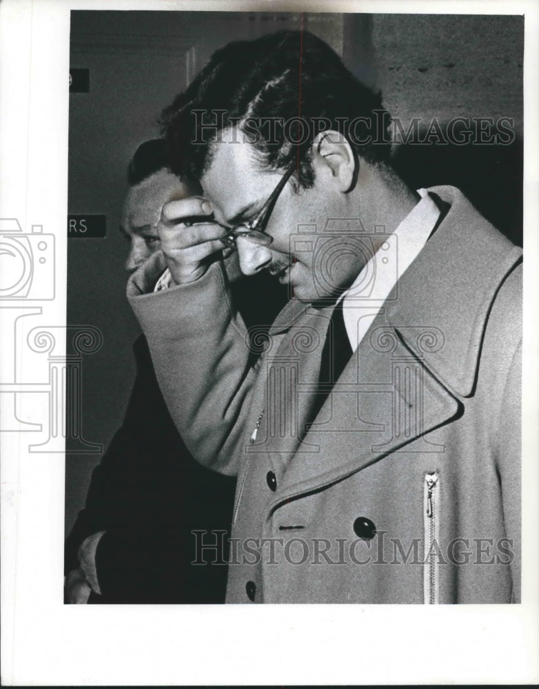 1973 Press Photo Unidentified man testifies about Milwaukee Police stag party - Historic Images