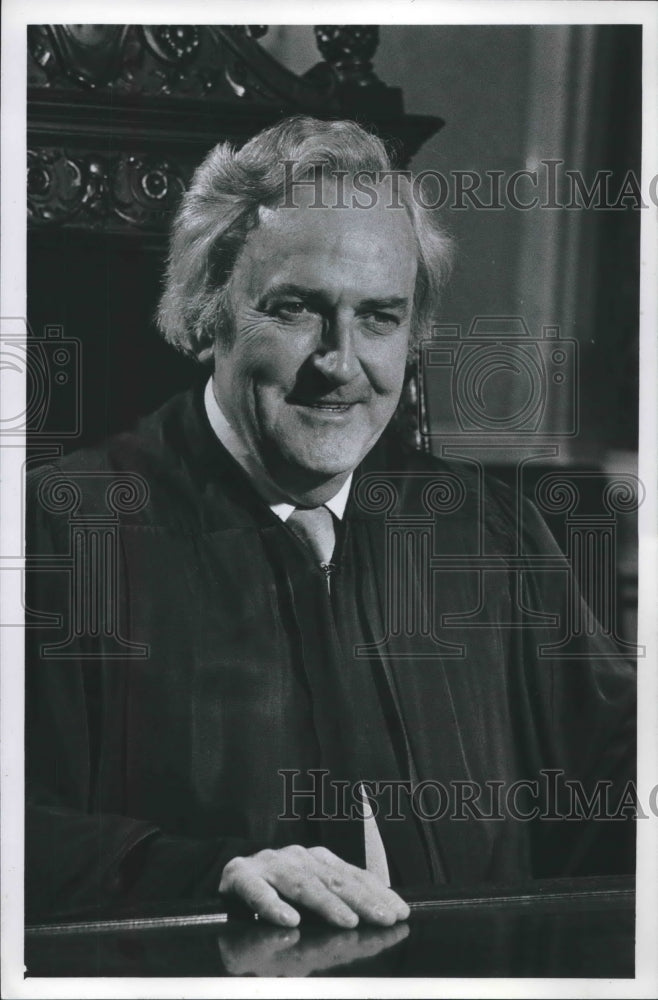 1976 Press Photo Wisconsin State Supreme Court Justice Nathan S. Heffernan - Historic Images