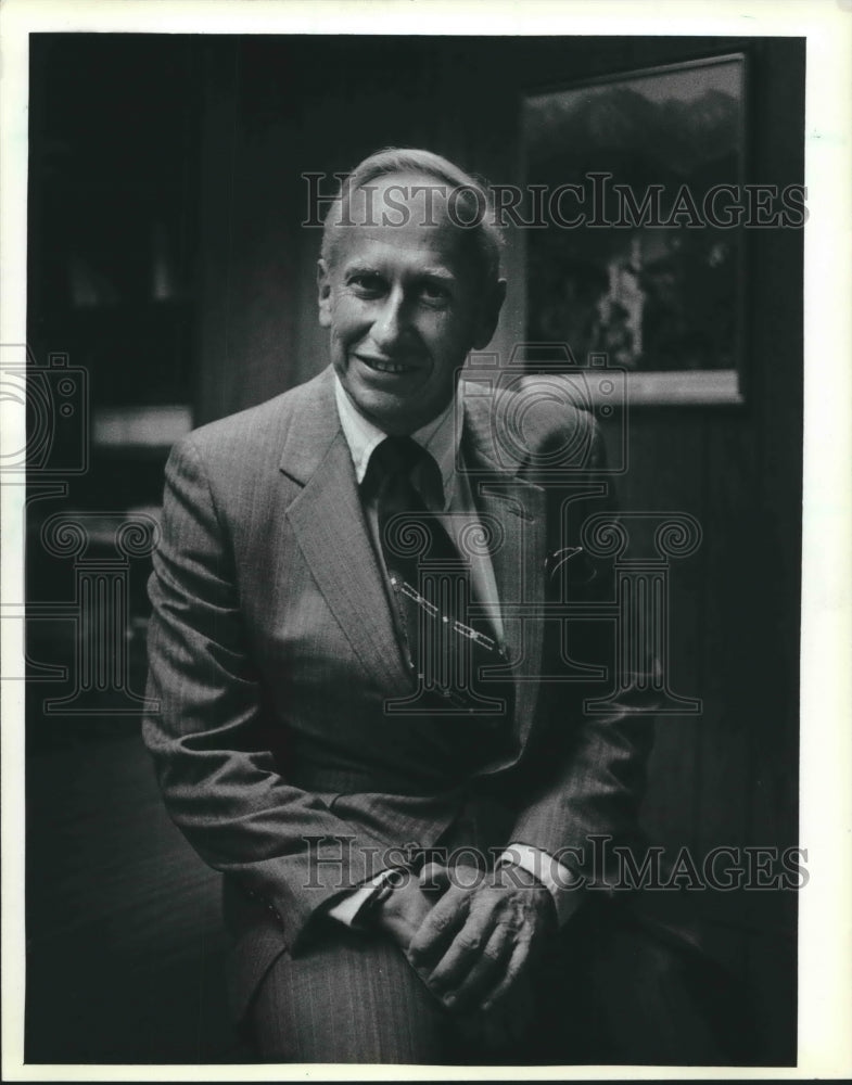 Press Photo Robert E. Head, Milwaukee Realtor - mjb48705 - Historic Images