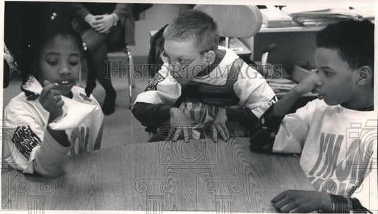 1992 Press Photo Brown Street Academy Students Rehearse For Hang Tough Video - Historic Images