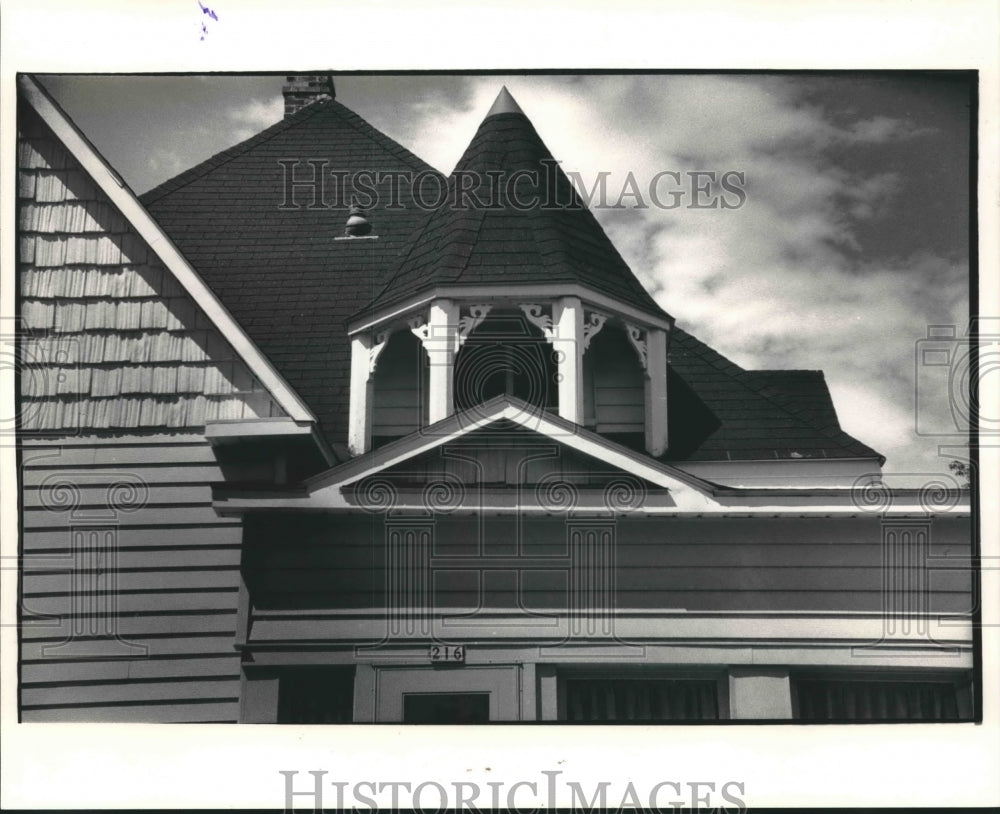 1987 Press Photo Gazebo dormer over window of house in Rice Lake, Wisconsin - Historic Images