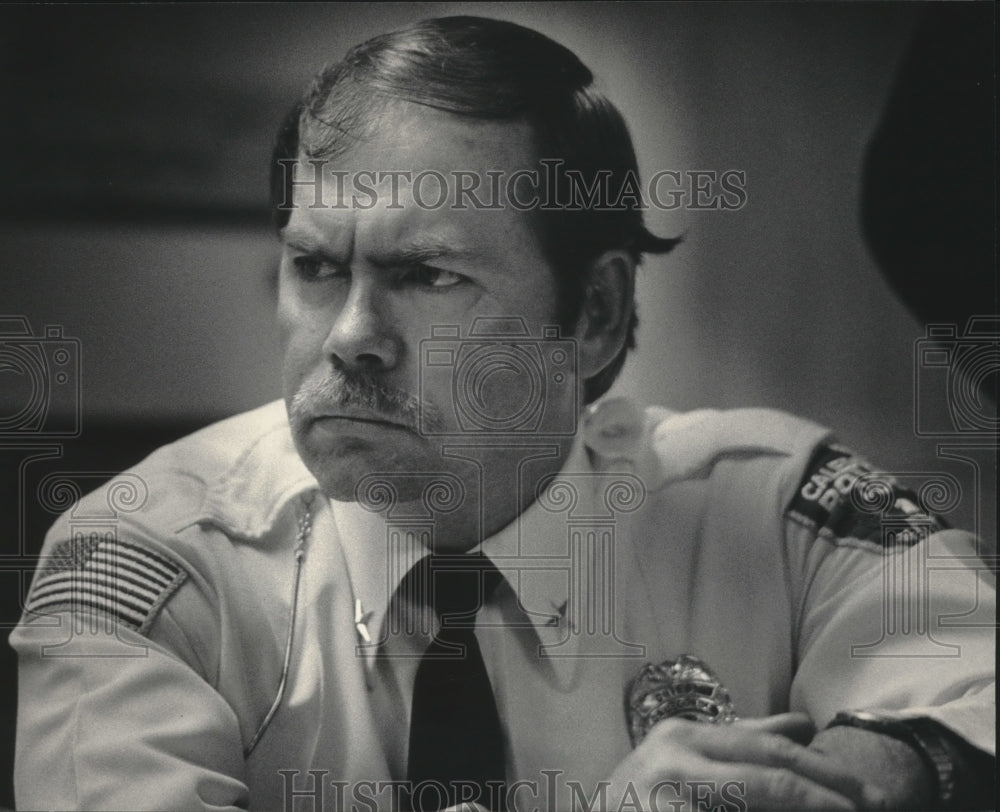 1985 Press Photo Police Chief, Phil Stanton, supporter of gun regulation - Historic Images