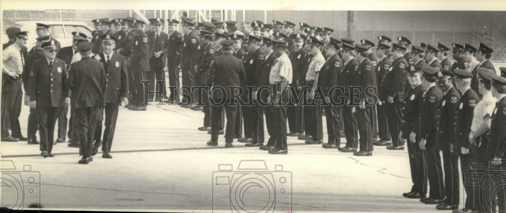1979 Press Photo Police officers line up at Safety Academy to march, Milwaukee.-Historic Images