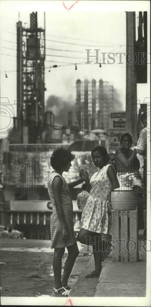 1979 Press Photo The two Mexicos, prosperity and poverty - mjb49679 - Historic Images