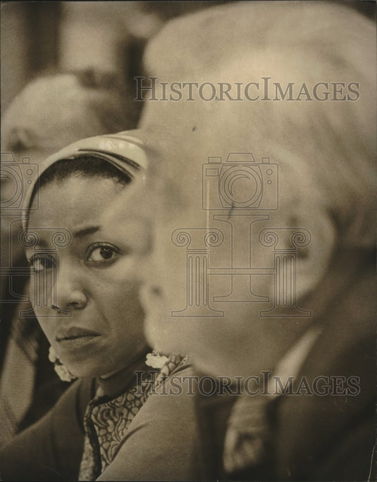 1976 Press Photo John Gronouski Public Hearing for School Integration Wisconsin-Historic Images