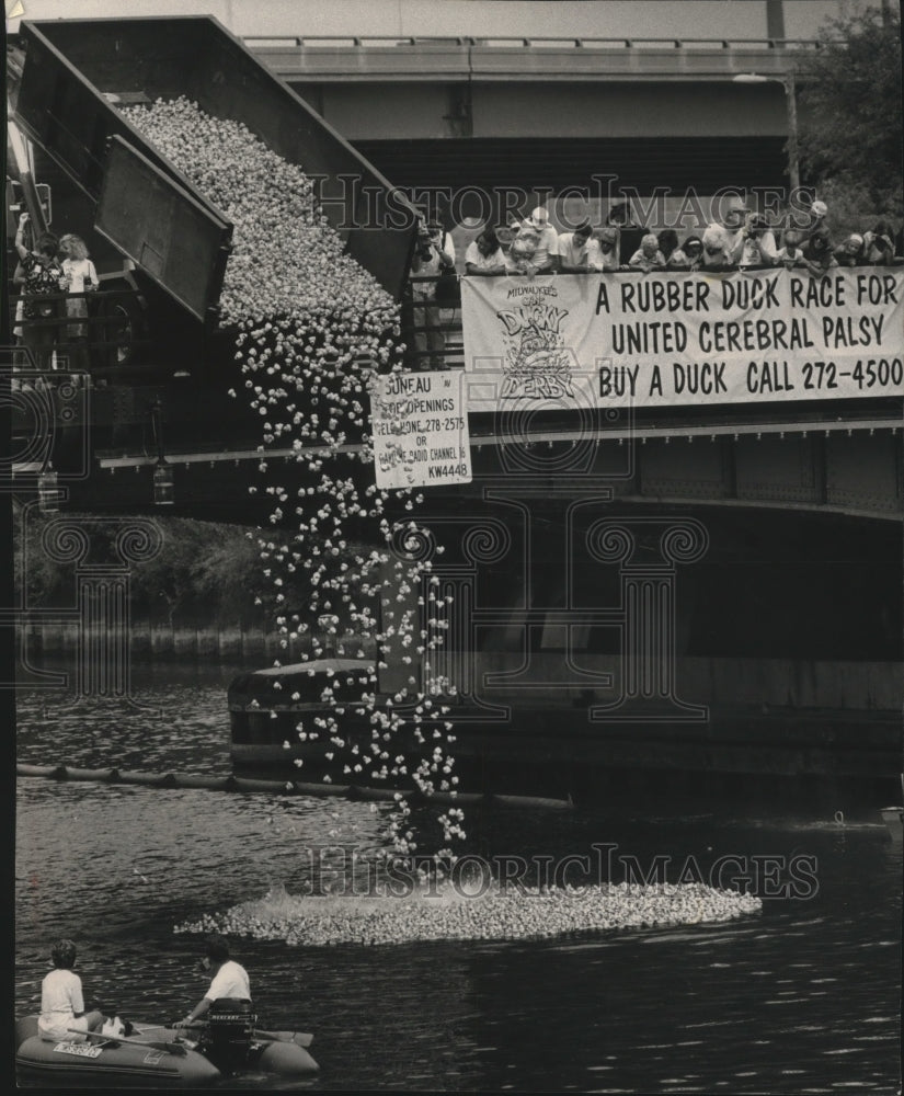 1991 Rubber ducks tumble into the river for the Derby, Milwaukee.-Historic Images