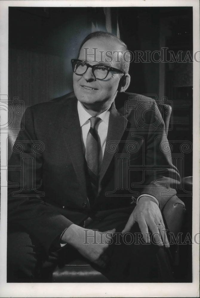 1966 Press Photo Harold Nelson, New Director UW School of Journalism - mjb49902- Historic Images