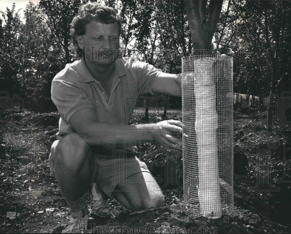 1991 Press Photo William Minor, vice president of Minor&#39;s Garden Center - Historic Images