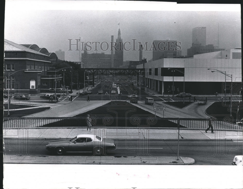 1973 Press Photo view of Civic Center Plaza in Milwaukee Wisconsin - mjb50828 - Historic Images